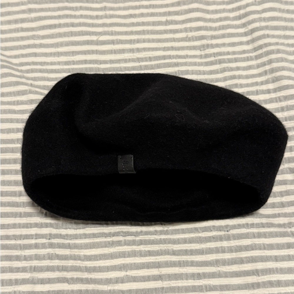 & Other Stories Classic Black Wool Beret